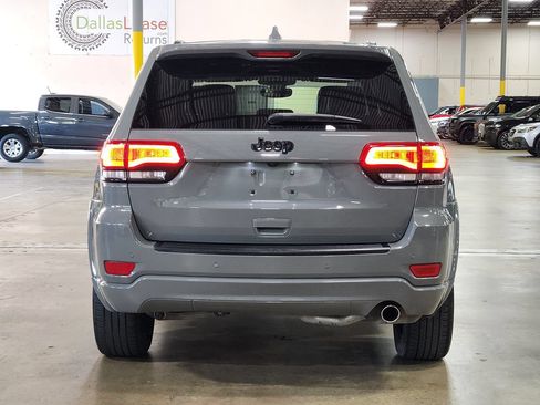 Used 2019 Jeep Grand Cherokee Altitude RWD image 10