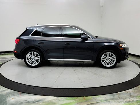Used 2019 Audi Q5 2.0T Premium Plus w/ Premium Plus Package AWD/4WD image 4