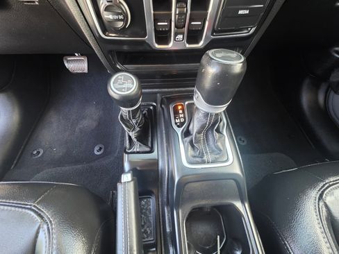 Used 2021 Jeep Wrangler Unlimited Sahara image 20