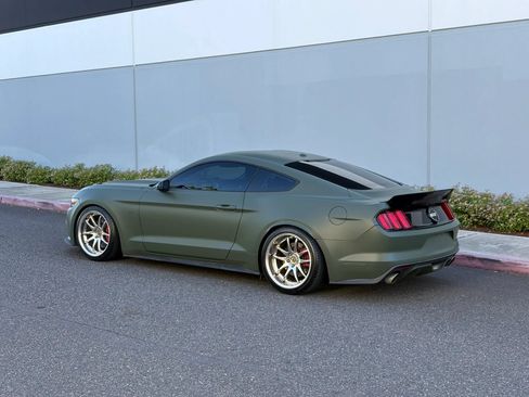 Used 2016 Ford Mustang GT Premium w/ Equipment Group 401A RWD image 4