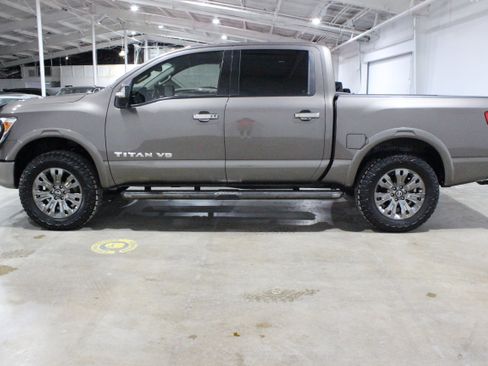Used 2018 Nissan Titan Platinum Reserve w/ Platinum Utility Package image 3