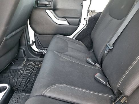 Used 2017 Jeep Wrangler Unlimited Rubicon w/ Connectivity Group AWD/4WD image 23