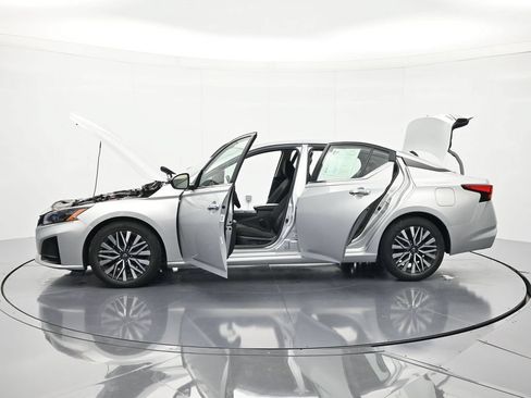 Certified 2024 Nissan Altima 2.5 SV FWD image 46