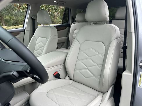 New 2026 Volkswagen Atlas SE image 11