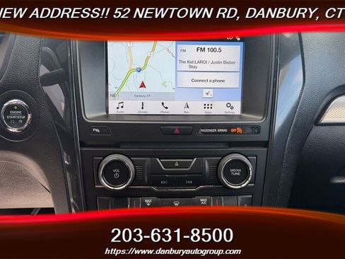 Used 2018 Ford Explorer XLT w/ Equipment Group 202A AWD/4WD image 12