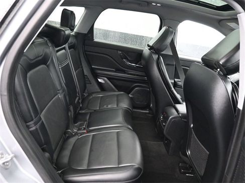 Used 2022 Lincoln Corsair AWD w/ Premium Package image 8