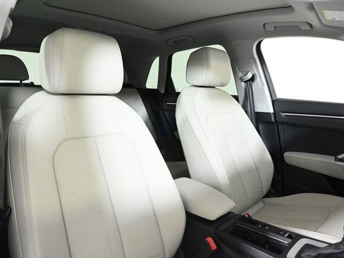 Certified 2024 Audi Q3 2.0T Premium Plus w/ Premium Plus Package image 16