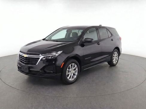 Certified 2023 Chevrolet Equinox LS w/ LS Convenience Package AWD/4WD image 1