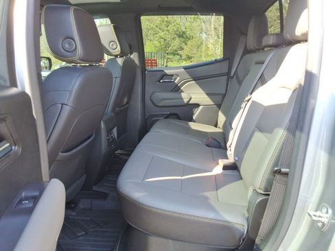 Certified 2023 Chevrolet Colorado ZR2 w/ ZR2 Convenience Package III AWD/4WD image 18
