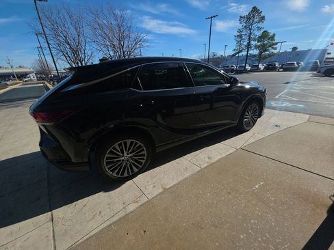 Used 2023 Lexus RX 350 AWD image 3