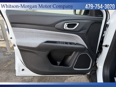 New 2026 Jeep Compass Latitude image 11