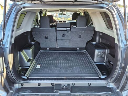 Used 2018 Toyota 4Runner SR5 image 12