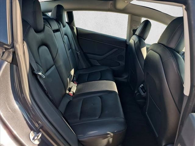 Used 2022 Tesla Model 3 Long Range AWD/4WD image 11