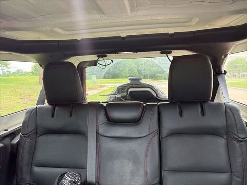 Used 2019 Jeep Wrangler Unlimited Rubicon AWD/4WD image 18