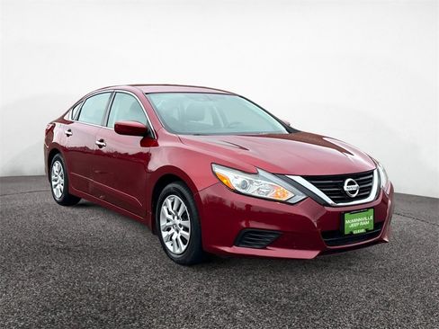 Used 2018 Nissan Altima 2.5 S w/ S Convenience Package image 7