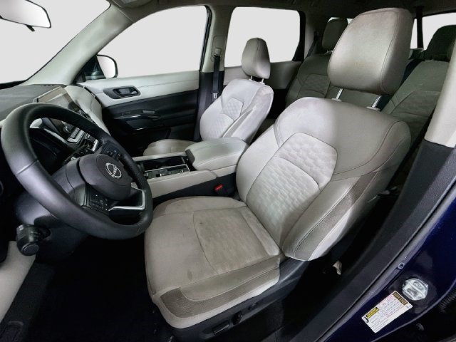 Used 2024 Nissan Pathfinder SV w/ Lighting Package (N92) FWD image 21