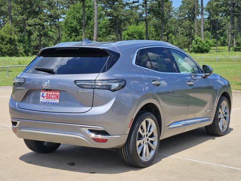 Used 2022 Buick Envision Avenir w/ Safety Package FWD image 6