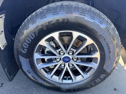 Used 2019 Ford F150 Lariat w/ Max Trailer Tow Package AWD/4WD image 17