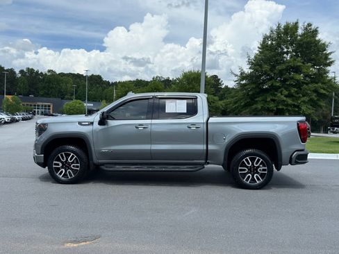Used 2023 GMC Sierra 1500 AT4 w/ Technology Package AWD/4WD image 2
