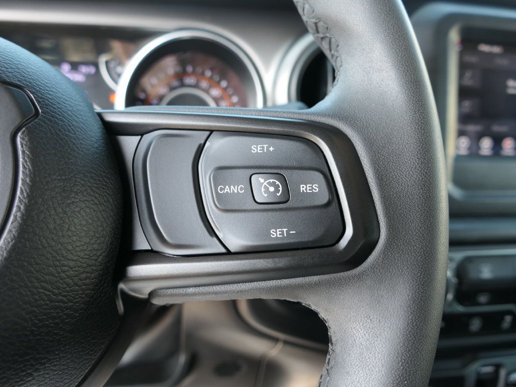 Certified 2023 Jeep Gladiator Sport AWD/4WD image 17