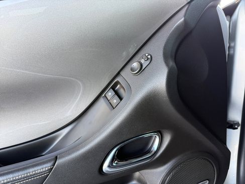 Used 2010 Chevrolet Camaro SS w/ LPO, Ground Effects Package RWD image 9