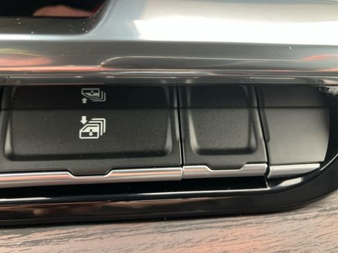 New 2026 GMC Sierra 1500 SLT w/ SLT Premium Package image 32