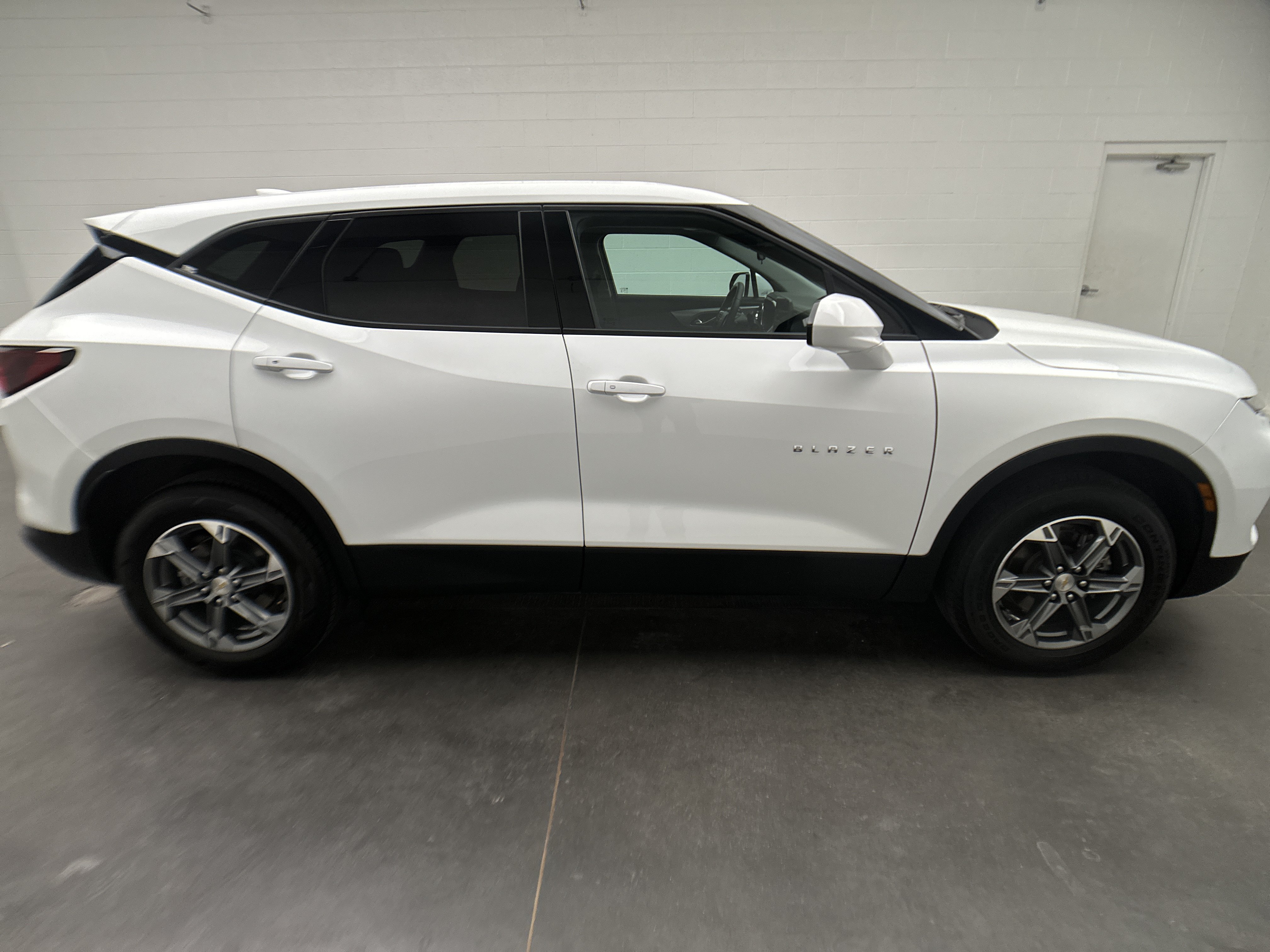 Used 2025 Chevrolet Blazer LT AWD/4WD image 9