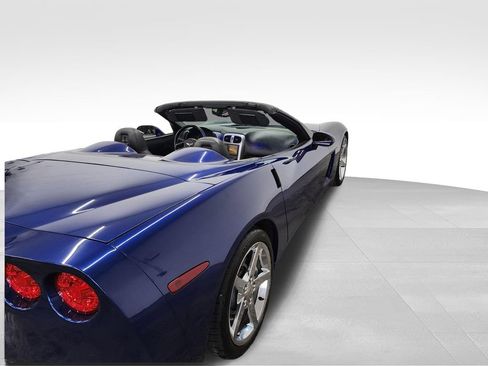 Used 2005 Chevrolet Corvette Convertible w/ Preferred Equipment Group RWD image 22