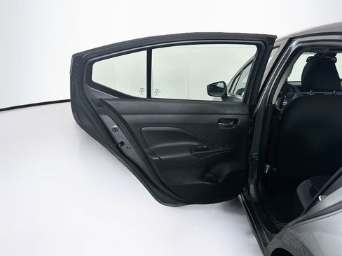 Used 2025 Nissan Versa SV FWD image 26