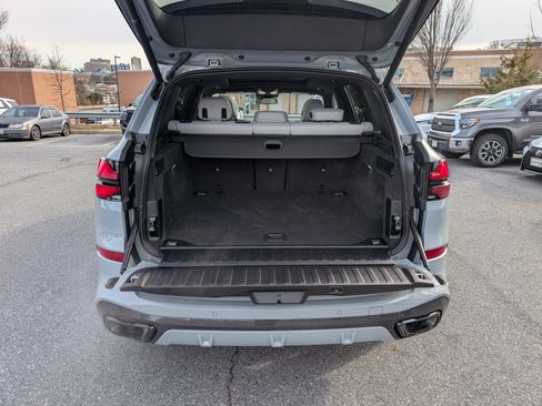 Used 2024 BMW X5 xDrive40i w/ Executive Package image 13