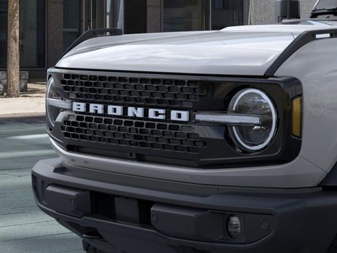 New 2026 Ford Bronco Outer Banks w/ Black Appearance Package AWD/4WD image 19