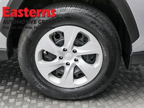 Used 2024 Toyota RAV4 LE image 29