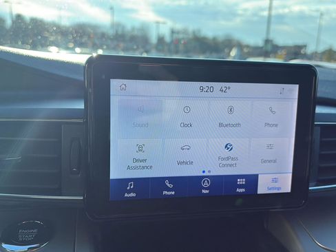 Used 2020 Ford Explorer XLT w/ Equipment Group 202A image 9