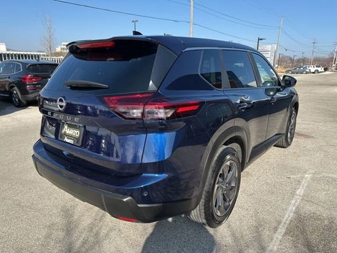Used 2025 Nissan Rogue SV image 6