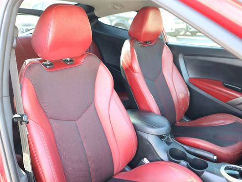 Used 2012 Hyundai Veloster w/ Style Pkg FWD image 16