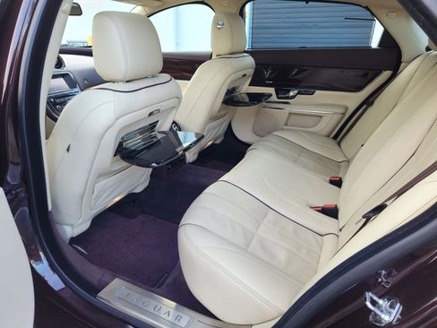 Used 2011 Jaguar XJ L Supersport image 20