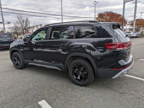 New 2024 Volkswagen Atlas Peak Edition SEL image 6