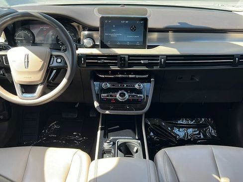 Certified 2022 Lincoln Corsair FWD image 9