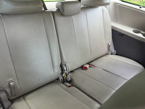 Used 2014 Toyota Sienna XLE AWD/4WD image 21