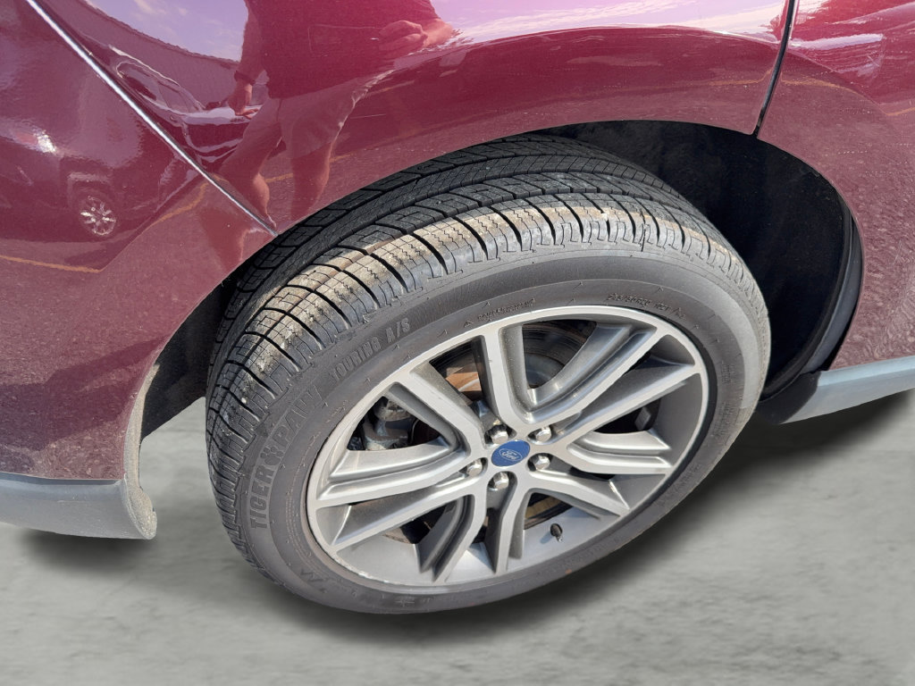 Used 2021 Ford Edge Titanium AWD/4WD image 9