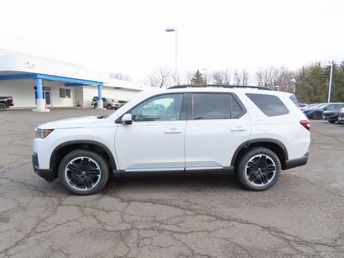 New 2026 Honda Pilot Touring image 3