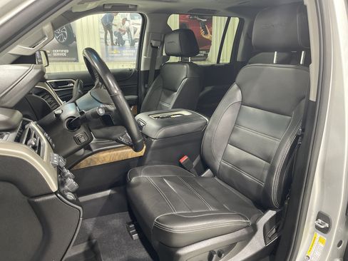 Used 2020 GMC Yukon XL Denali w/ Open Road Package AWD/4WD image 22