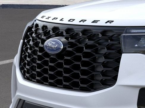 New 2026 Ford Explorer ST-Line w/ ST-Line Street Pack AWD/4WD image 17