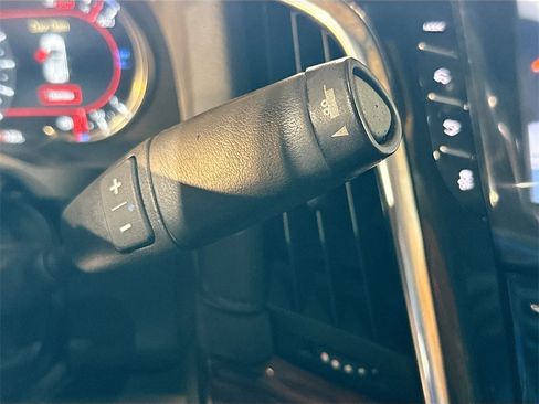 Used 2018 Cadillac Escalade Premium Luxury image 18