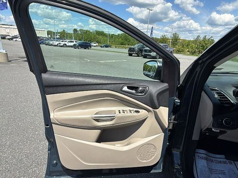 Used 2019 Ford Escape Titanium AWD/4WD image 22