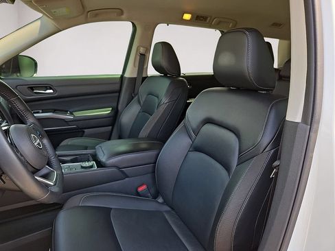 Used 2023 Nissan Pathfinder SL w/ Black Appearance Package AWD/4WD image 14