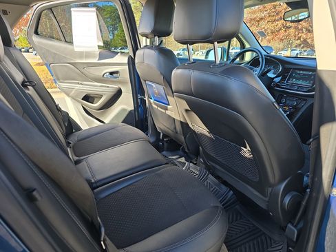 Used 2020 Buick Encore Preferred image 11