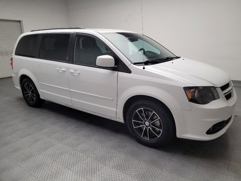 Used 2017 Dodge Grand Caravan GT image 11