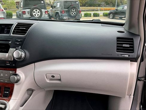 Used 2012 Toyota Highlander Limited image 18