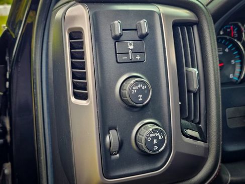 Used 2018 GMC Sierra 1500 SLT AWD/4WD image 16